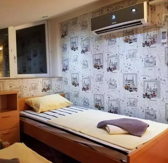 پانسیون Nona's Guest House