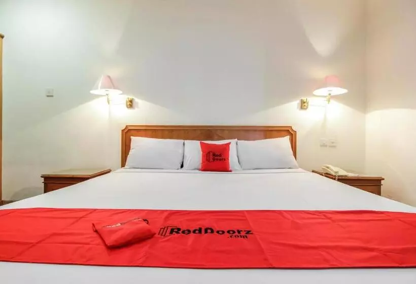 Majatalo Reddoorz Plus At Pitagiri Gbk Senayan