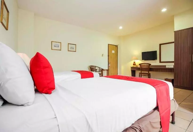 Majatalo Reddoorz Plus At Pitagiri Gbk Senayan