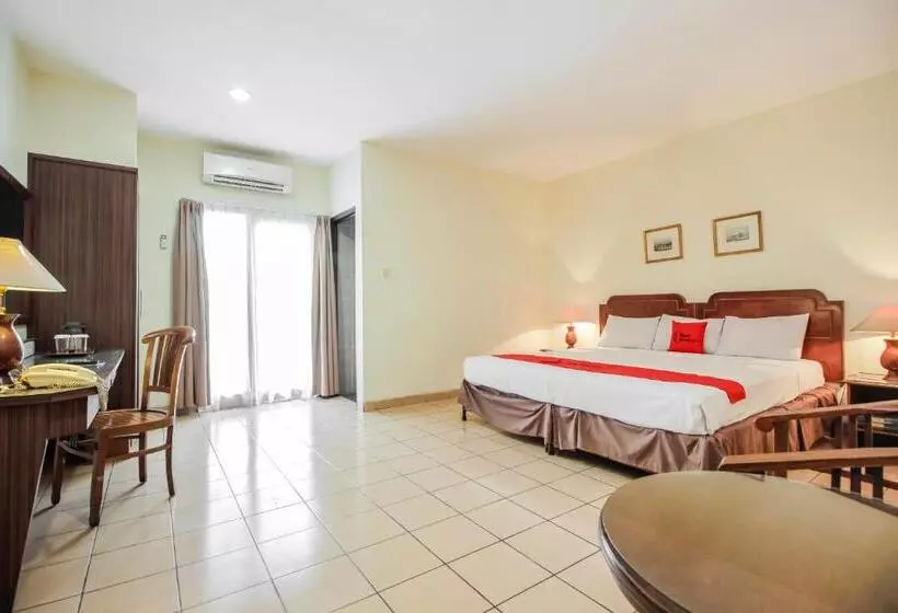 Majatalo Reddoorz Plus At Pitagiri Gbk Senayan