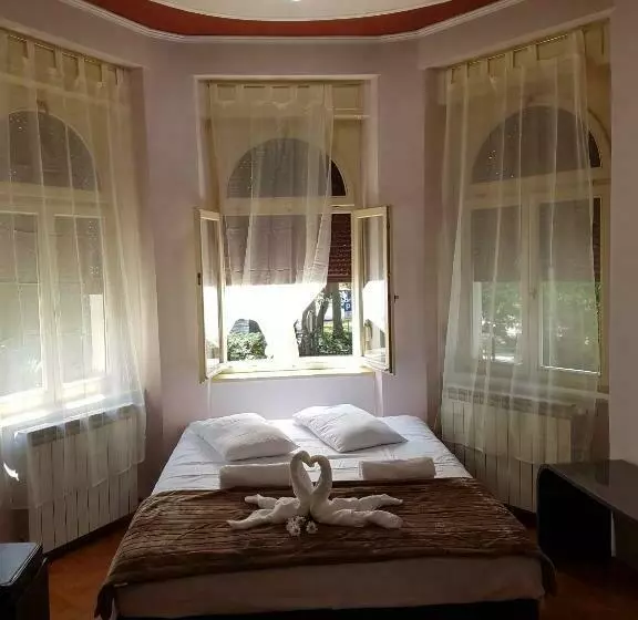 پانسیون Rooms Portorose Center