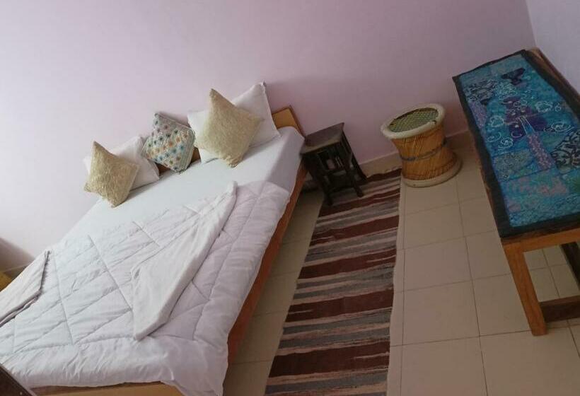 ペンション Shiva Guest House