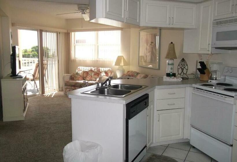 Sunrise Resort By Liberte