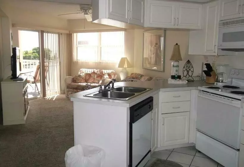 Sunrise Resort By Liberte