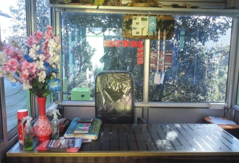 Otel Deepraj, Kausani