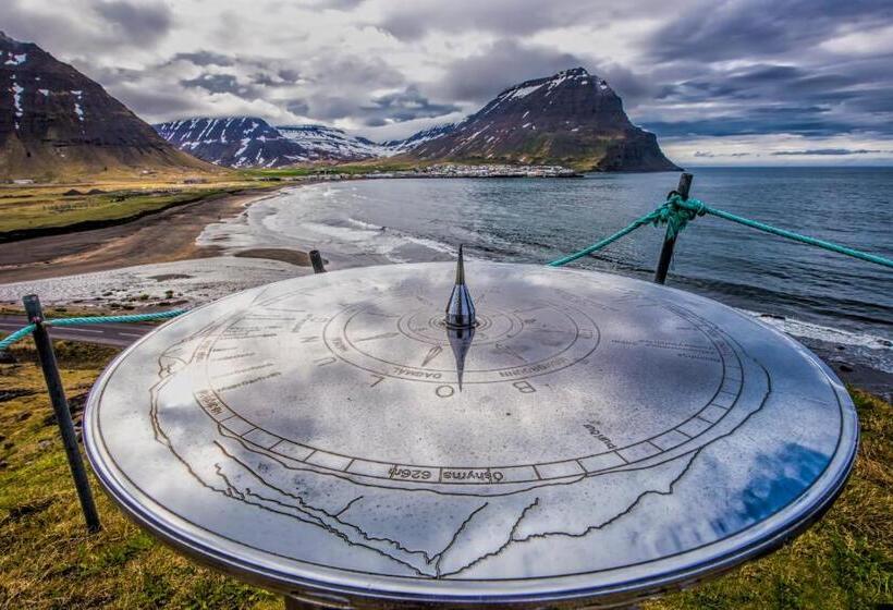 هتل Einarshúsid Guesthouse