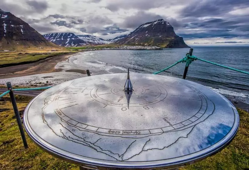 هتل Einarshúsid Guesthouse