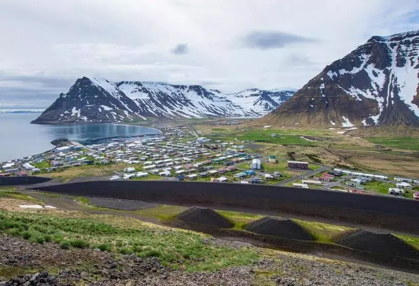 هتل Einarshúsid Guesthouse