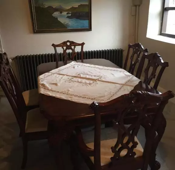 هتل Einarshúsid Guesthouse