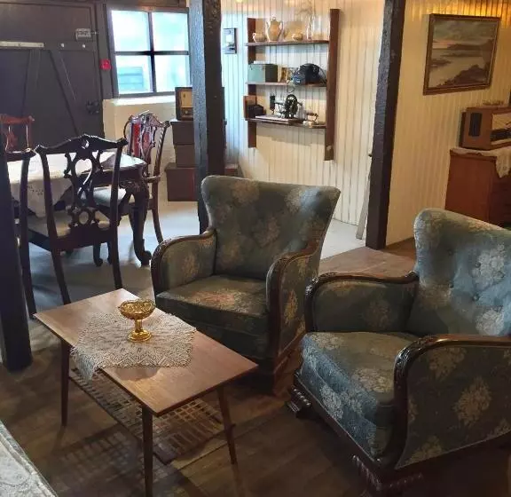 هتل Einarshúsid Guesthouse