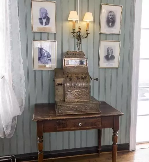 هتل Einarshúsid Guesthouse