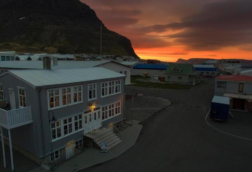 هتل Einarshúsid Guesthouse