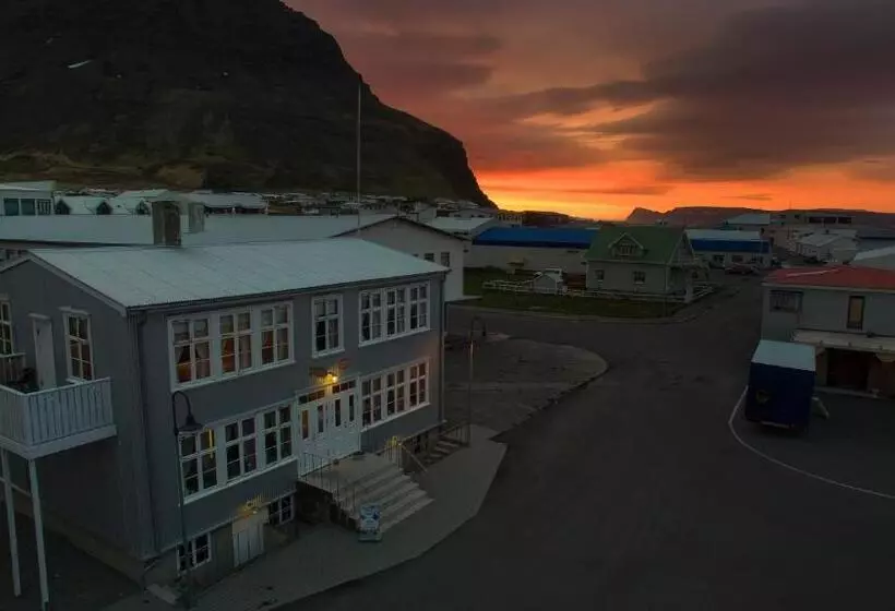 هتل Einarshúsid Guesthouse