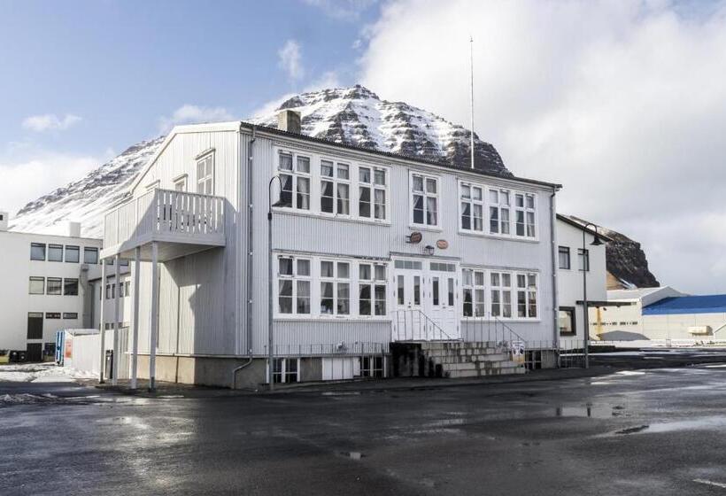 هتل Einarshúsid Guesthouse