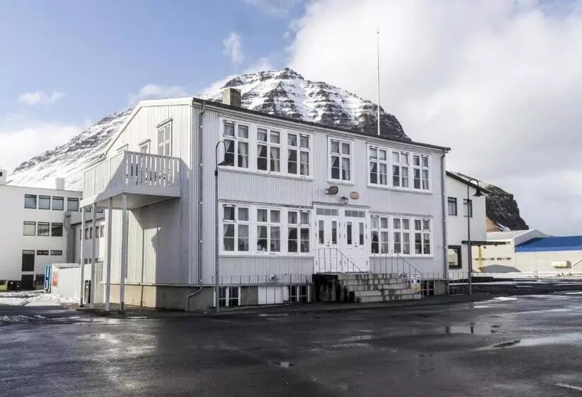 هتل Einarshúsid Guesthouse