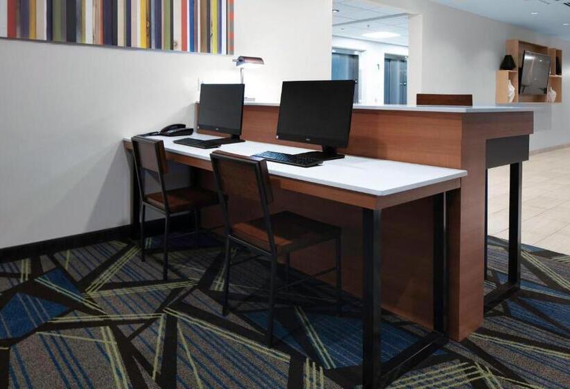 בית מלון כפרי Holiday Inn Express & Suites Griffin