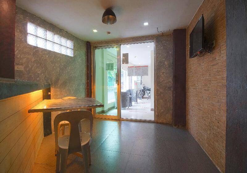 בית מלון כפרי Mambaling Pension By Oyo Rooms