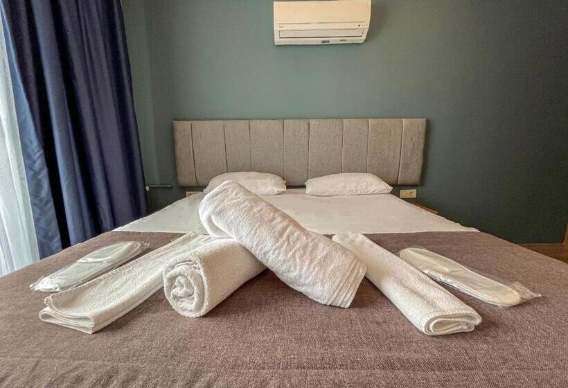 هتل Livia Luxury Apart