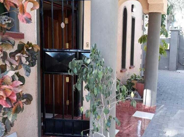 هتل Palm Airport Suites