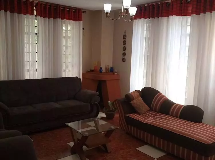 هتل Palm Airport Suites