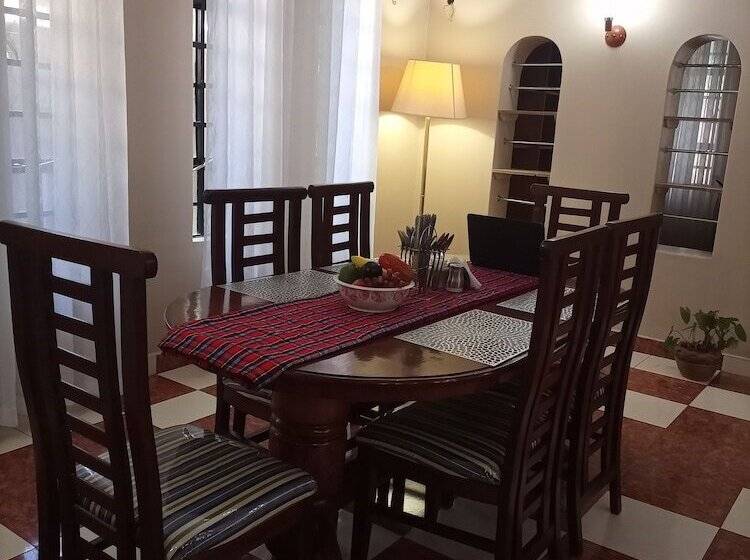 هتل Palm Airport Suites