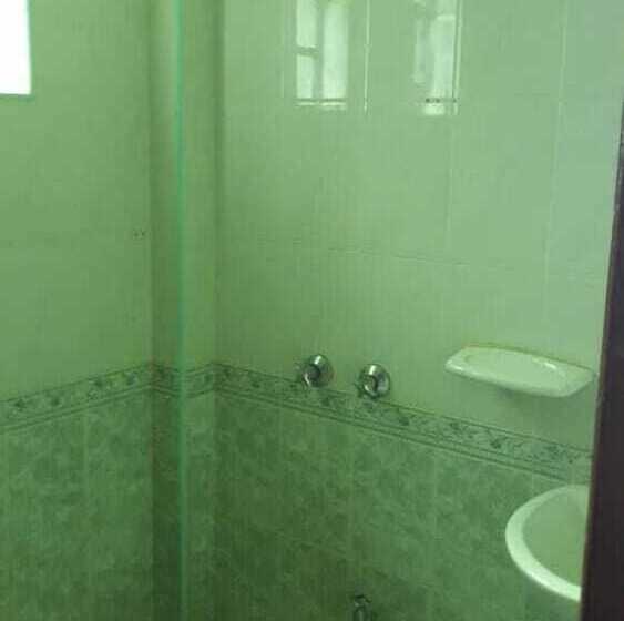 هتل Palm Airport Suites