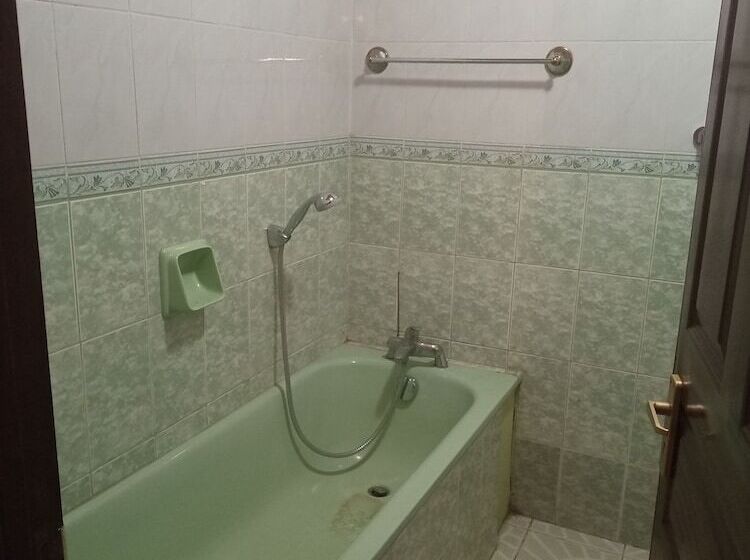 هتل Palm Airport Suites