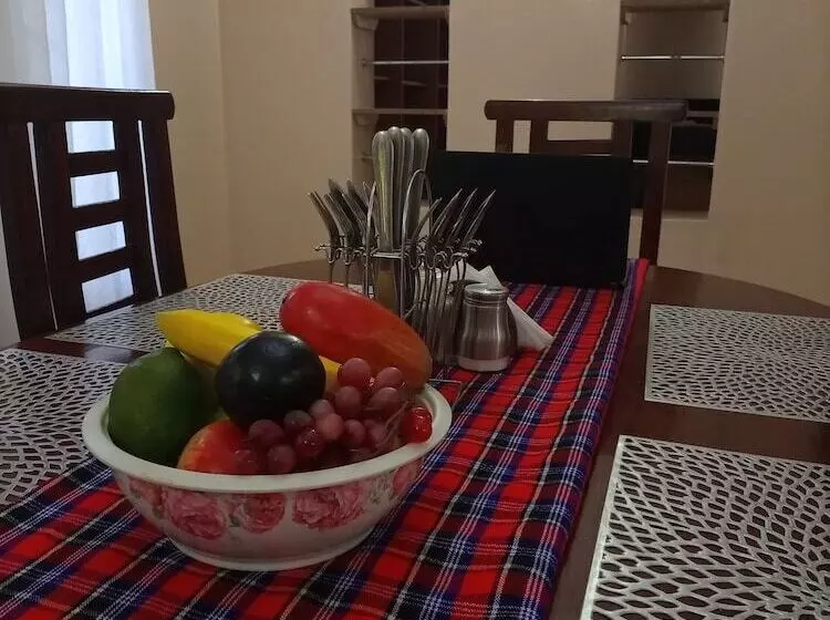 هتل Palm Airport Suites