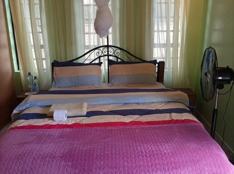 هتل Palm Airport Suites