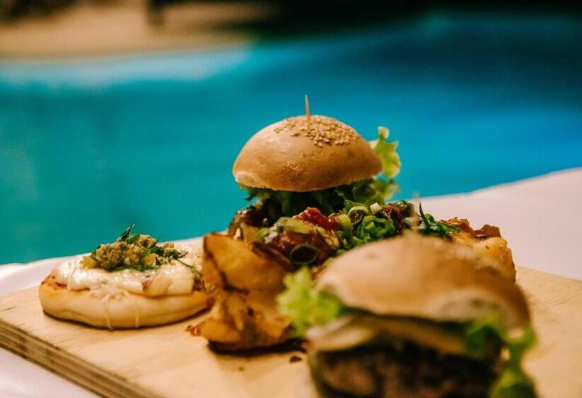 Hotel Puesta Del Sol