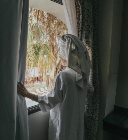 Hotel Puesta Del Sol