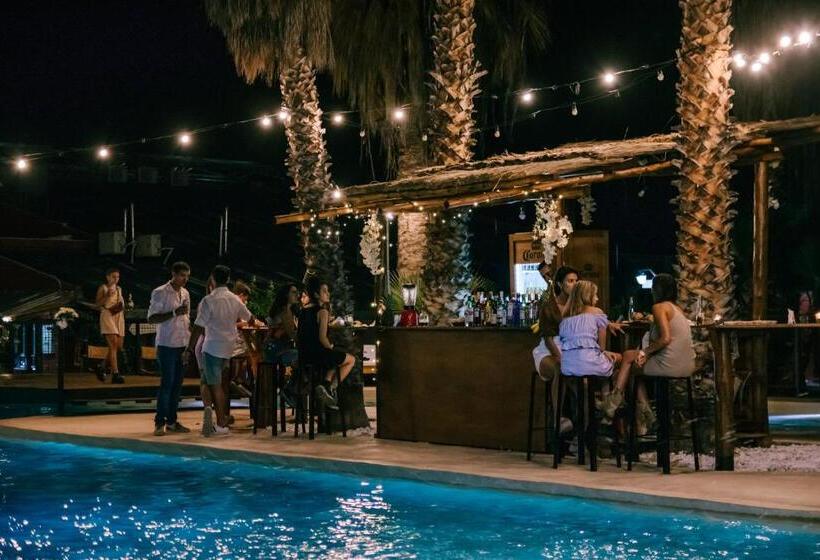 Hotel Puesta Del Sol