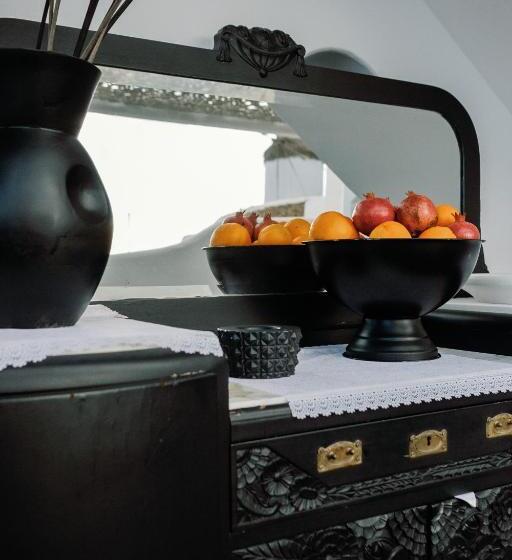 Отель She Mykonos Boutique