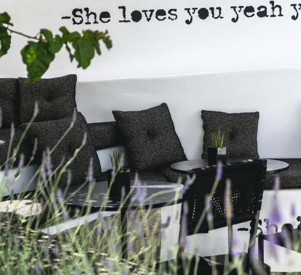Отель She Mykonos Boutique