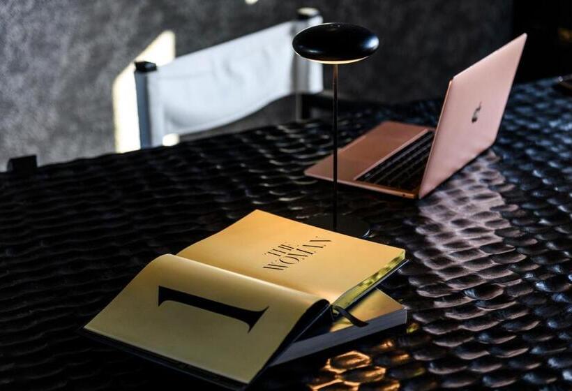 Отель She Mykonos Boutique