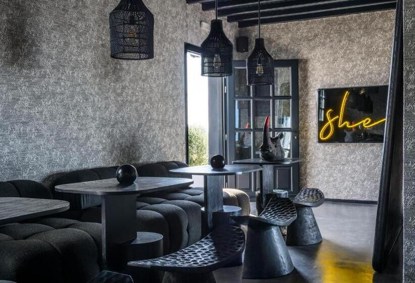Отель She Mykonos Boutique