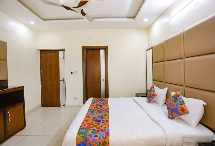 Fabhotel Winter Line Inn