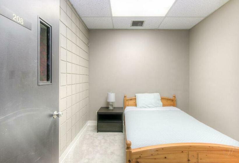 Hostel Calgary Connect