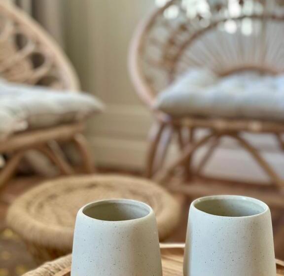 ベッドアンドブレックファースト Aux Jolies Sources