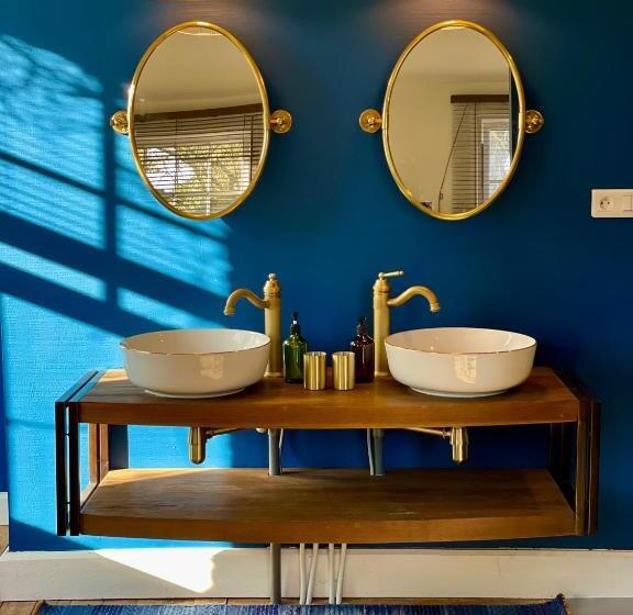 ベッドアンドブレックファースト Aux Jolies Sources