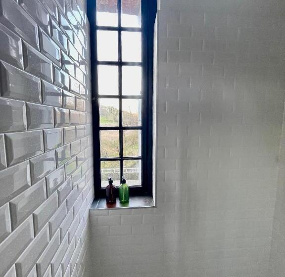 ベッドアンドブレックファースト Aux Jolies Sources