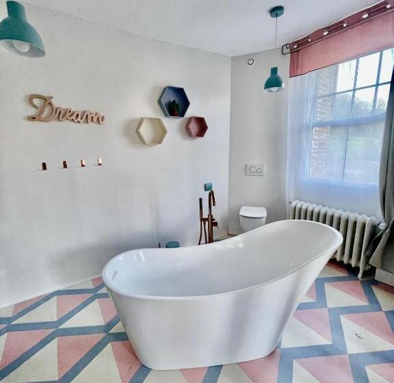 ベッドアンドブレックファースト Aux Jolies Sources