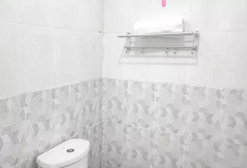 Hotelli Anugerah Guesthouse Redpartner