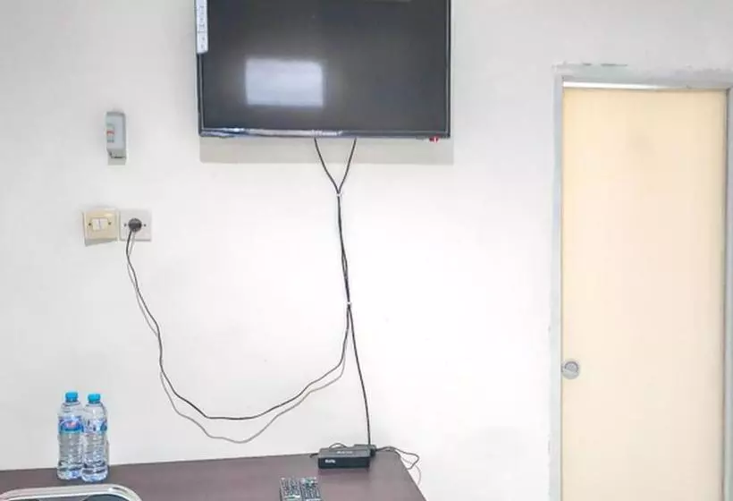 Hotelli Anugerah Guesthouse Redpartner