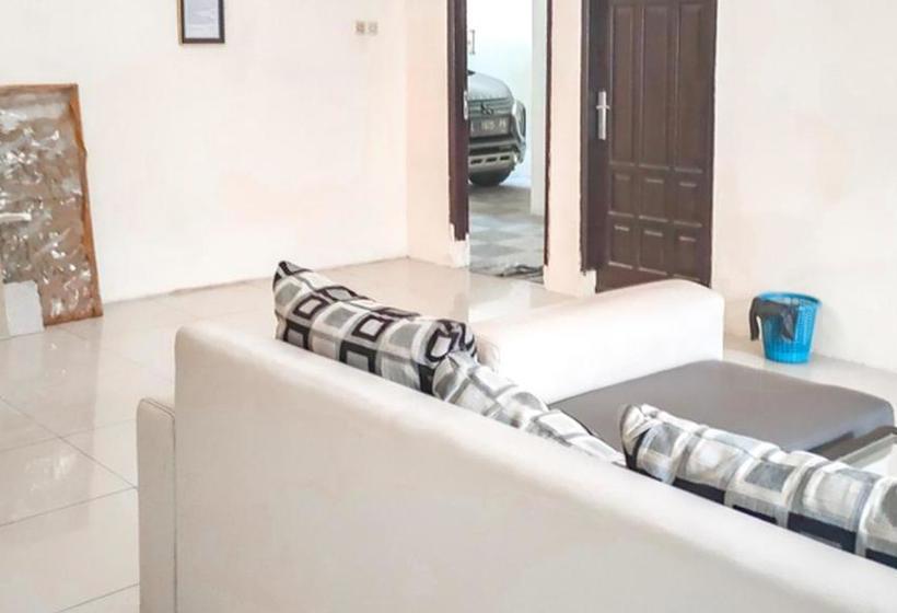 בית מלון כפרי Anugerah Guesthouse Redpartner