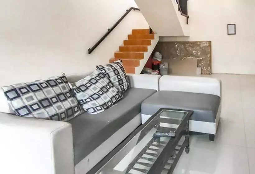 Hotelli Anugerah Guesthouse Redpartner