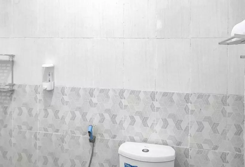 Hotelli Anugerah Guesthouse Redpartner