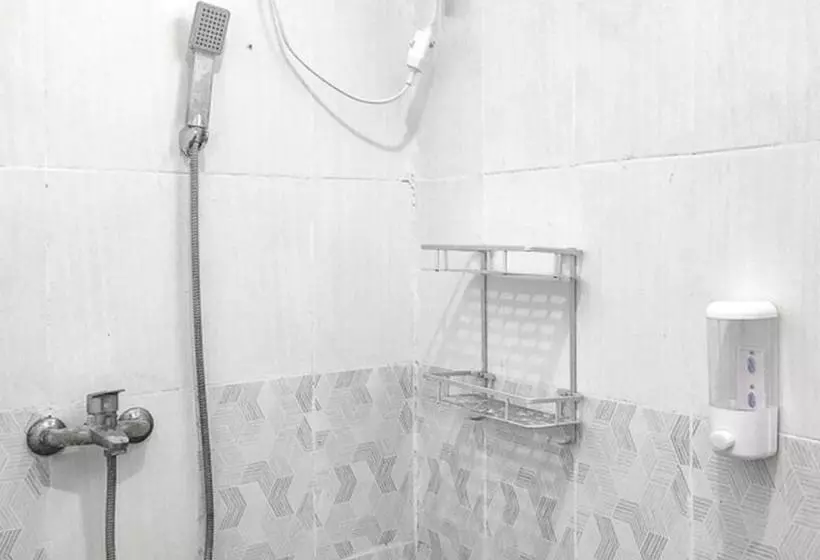 Hotelli Anugerah Guesthouse Redpartner