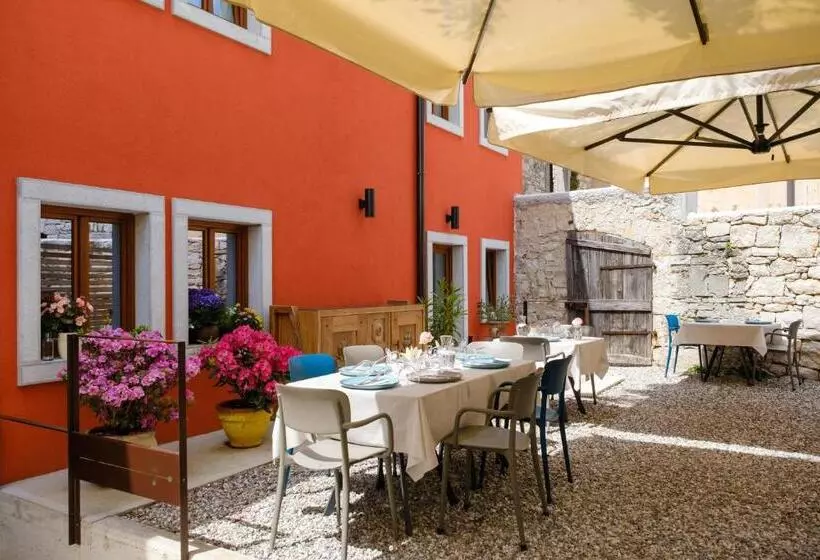 هتل Crocevia   Locanda Carsica Contemporanea