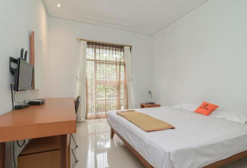 בית מלון כפרי Koolkost Syariah Near Pejaten Village 2